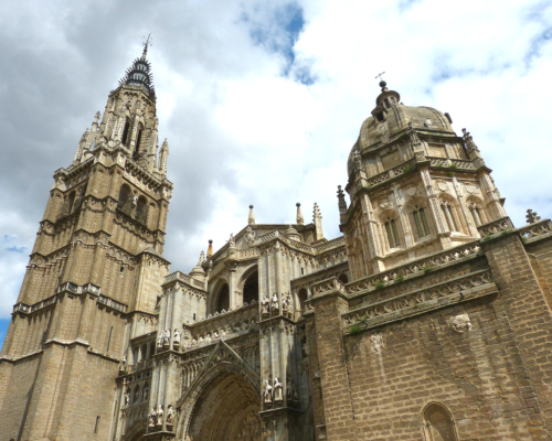 Toledo-Tour-with-entry-to-7-Monuments-and-Cathedral-tour-Tour-por-Toledo-con-visita-guiada-a-la-Catedral-y-entrada-a-7-monumentos-image-2